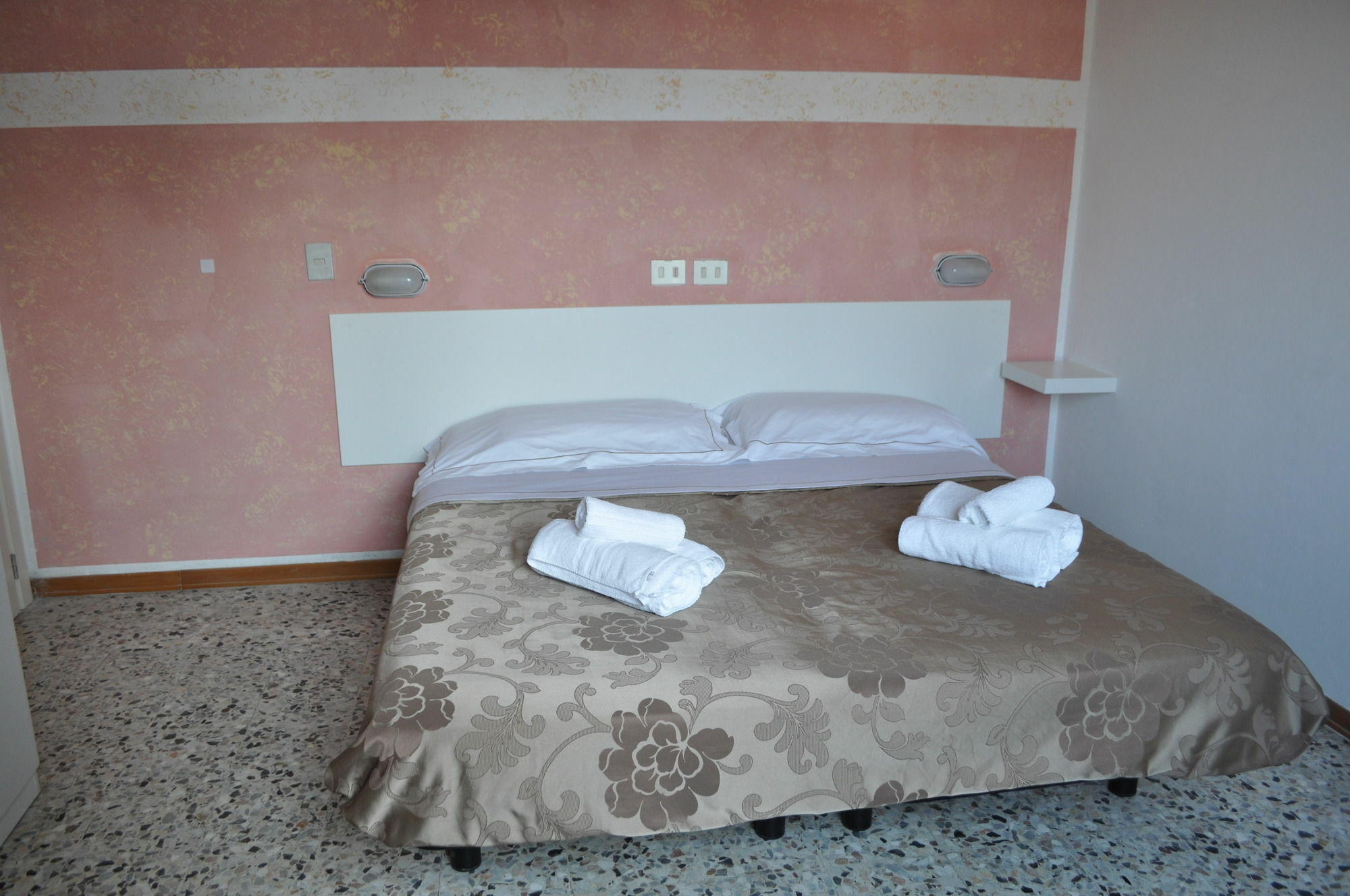 Hotel Urano Cattolica Eksteriør bilde